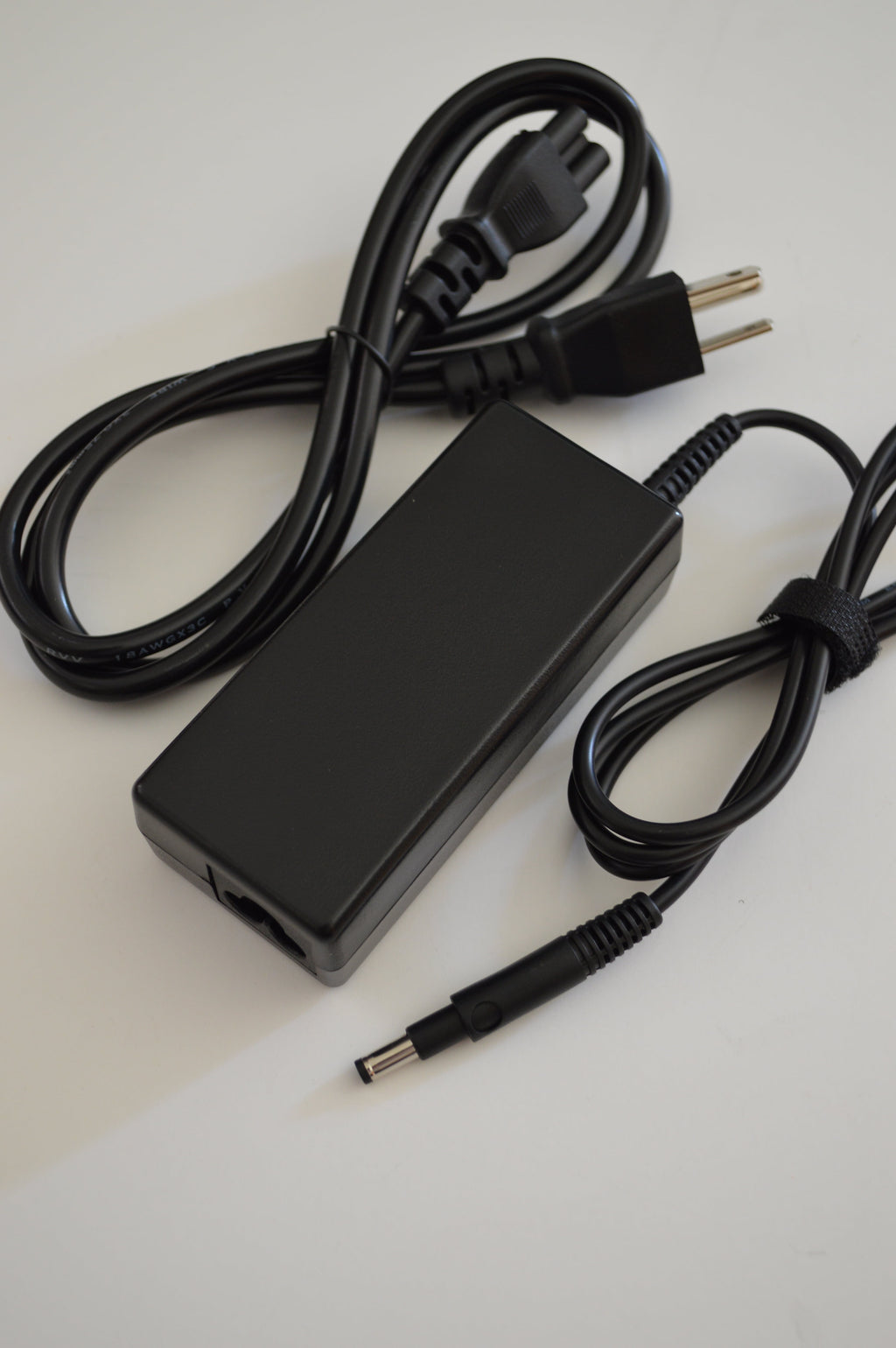 Ac Adapter Laptop Charger for HP Pavilion Sleekbook 6, 14, 15 Series 14-B000 14-B130Us HP Spare 677770-003, 001, 002, 613149-003, 14 693715-001 HP Pavilion Chromebook 14-C Series Sleekbook
