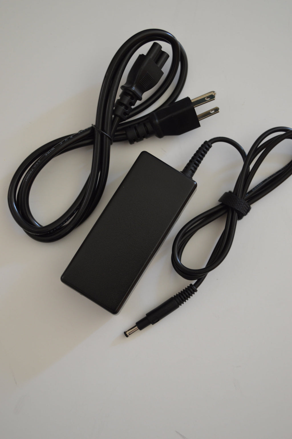 Ac Adapter Laptop Charger for HP Pavilion Sleekbook 6, 14, 15 Series 14-B000 14-B130Us HP Spare 677770-003, 001, 002, 613149-003, 14 693715-001 HP Pavilion Chromebook 14-C Series Sleekbook